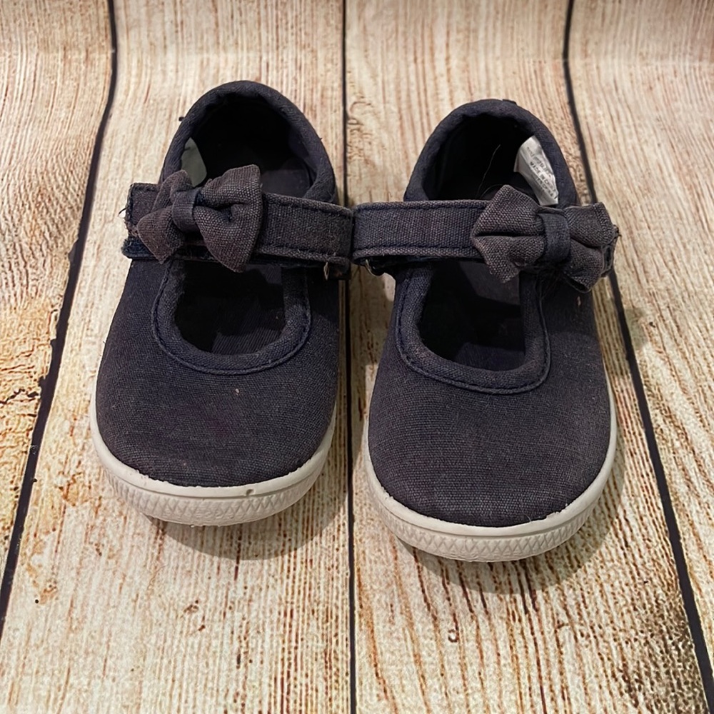 Children’s Place toddler girls navy shoes USED